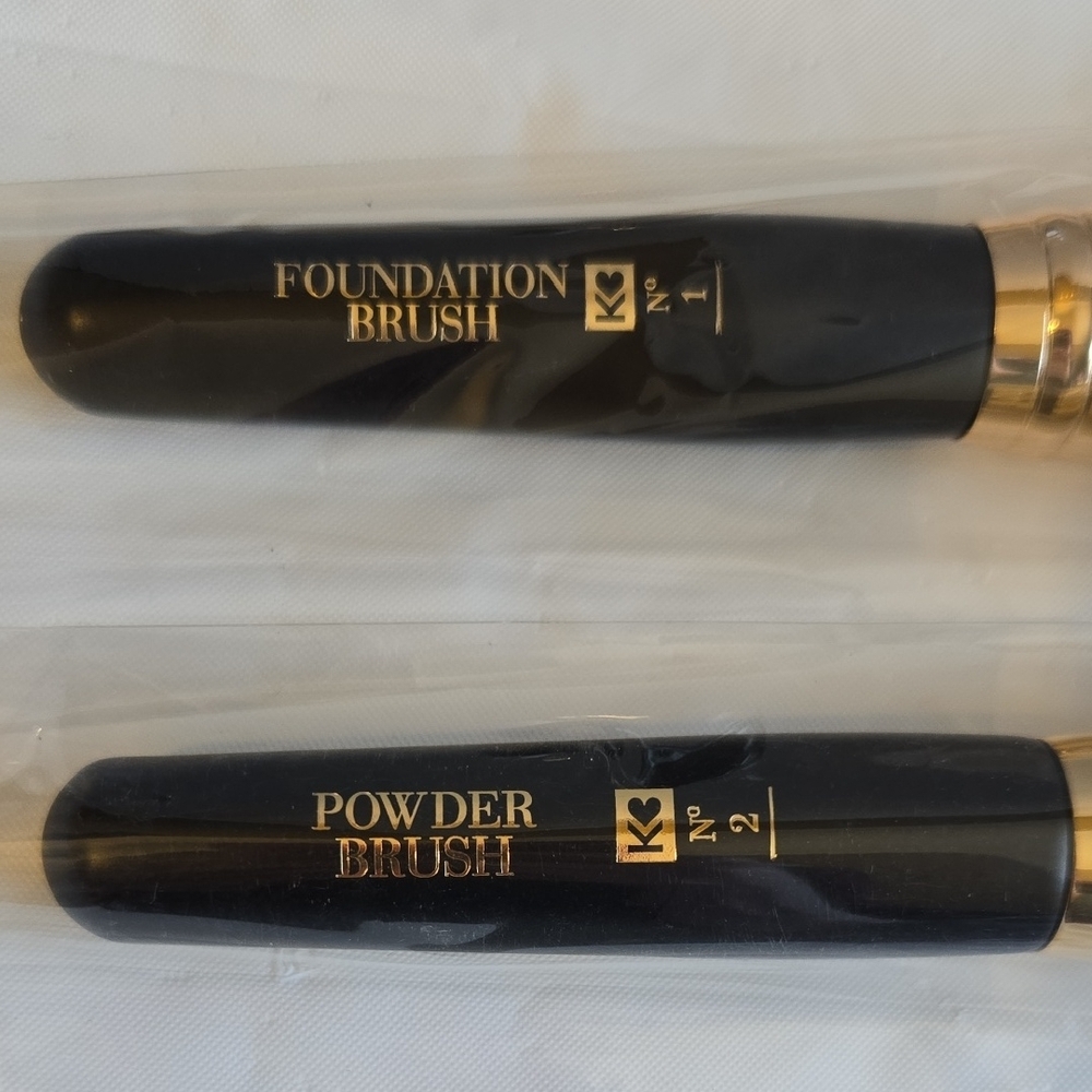 Belle by Kim Gravel Black and Gold Brush Set - Picture 3 of 6
